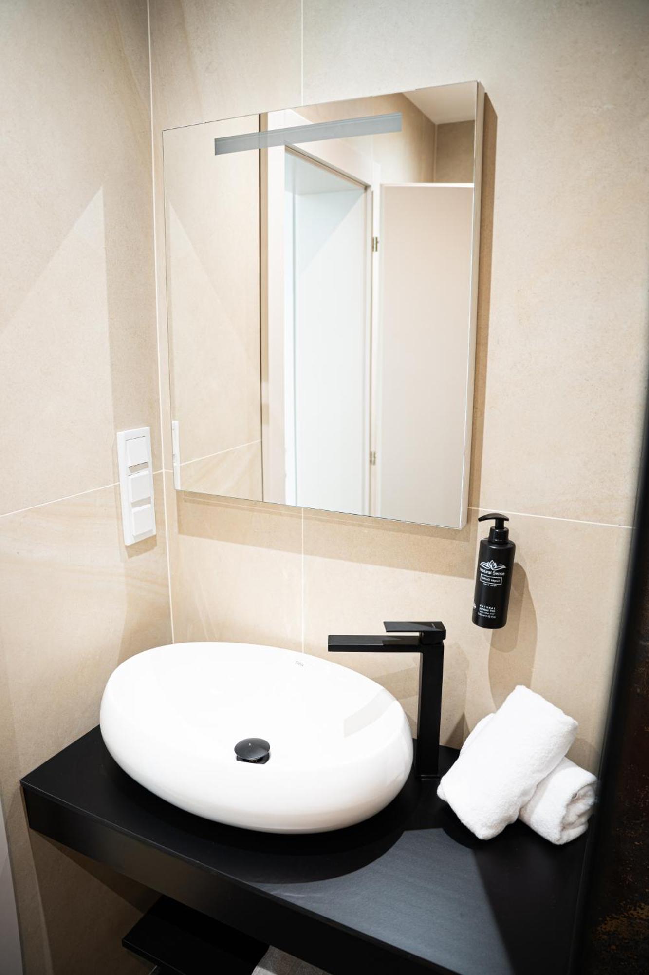 Lala Hotell Bosanska Krupa Exteriör bild