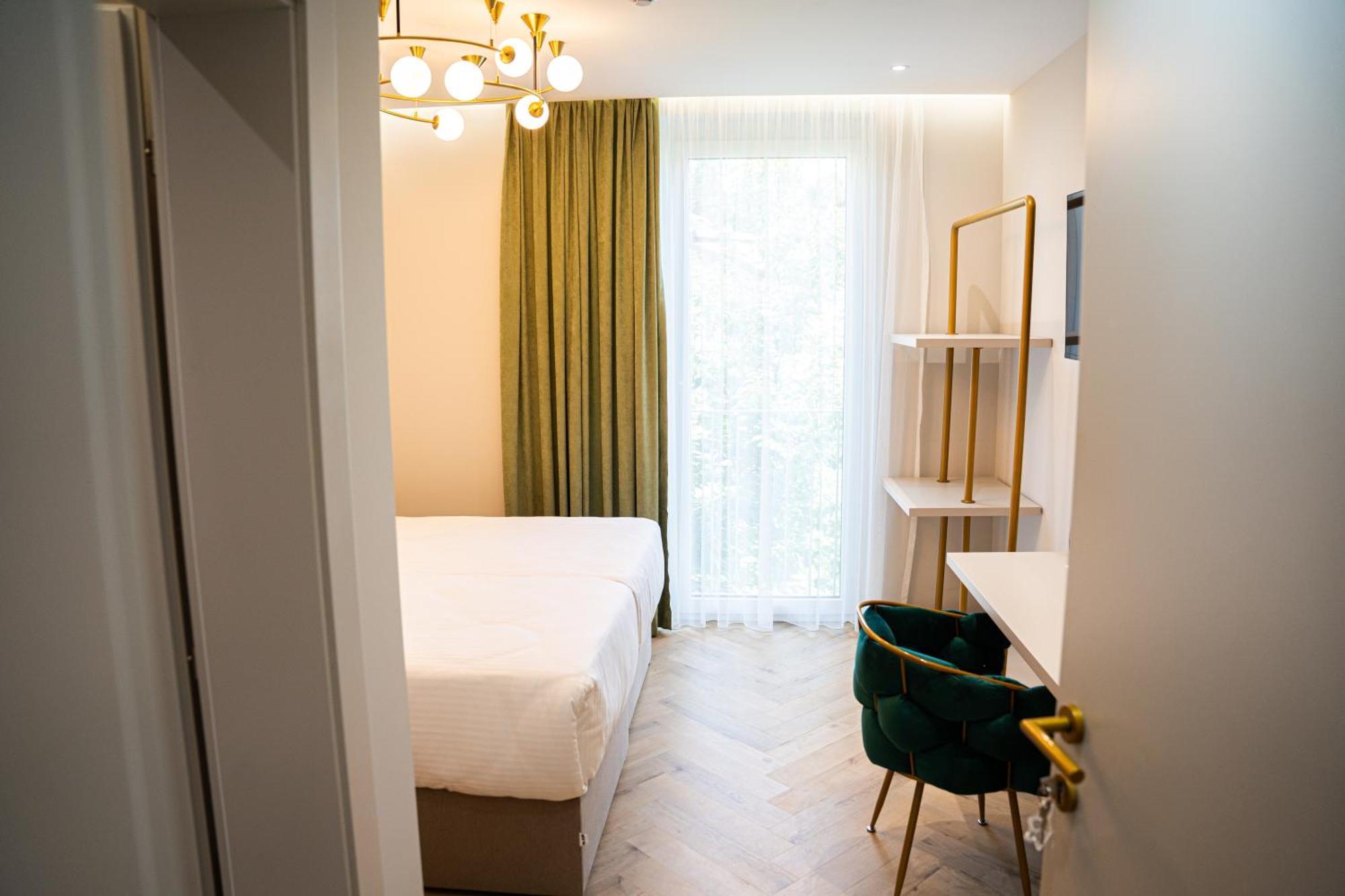 Lala Hotell Bosanska Krupa Exteriör bild